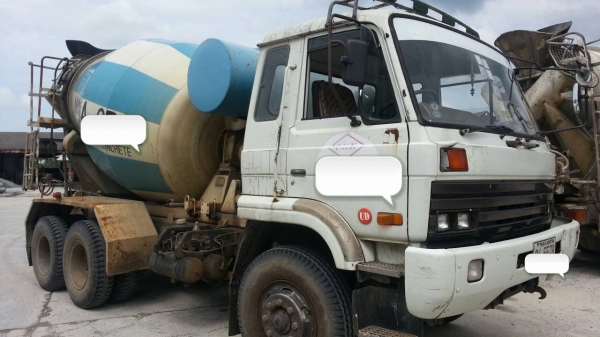 ขายรถ 10 ล้อโม่ปูน 3 คัน NISSAN CW430 290 แรงม้า คัสซี CWM430HTRT เครื่อง PE6-187360T ราคาคันละ 1000000