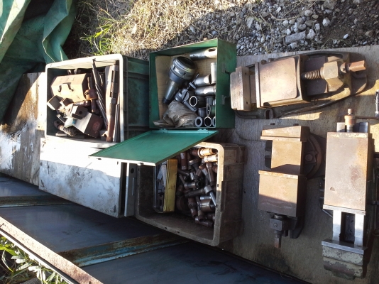 เครื่องจักรและอุปกรณ์