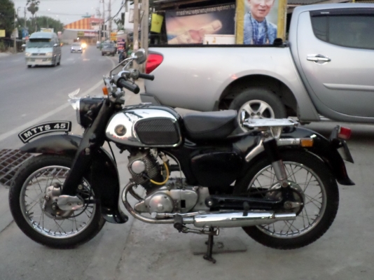 ลดกระหน่ำ C92 หมูอู๊ดๆ สภาพเดิมๆสวยๆเครื่องดีระบบไฟ CDI พร้อมใช้ทะเบียนโอน(รับเทริน)