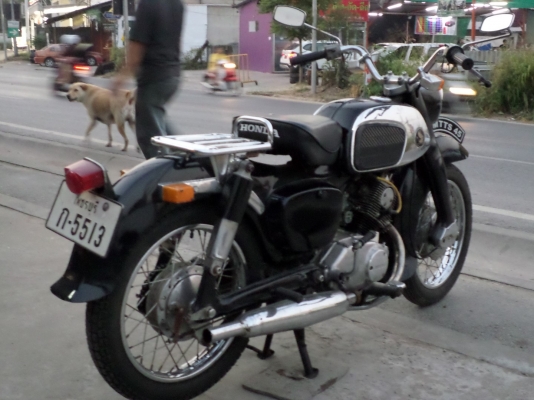 ลดกระหน่ำ C92 หมูอู๊ดๆ สภาพเดิมๆสวยๆเครื่องดีระบบไฟ CDI พร้อมใช้ทะเบียนโอน(รับเทริน)