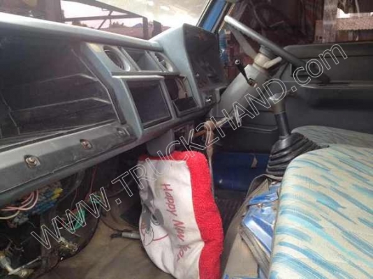 รถบรรทุก 6 ล้อดั๊มพ์ ยี่ห้อ TOYOTA  BU91 ไดน่าสามใบปัด