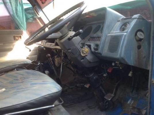 รถบรรทุก 6 ล้อดั๊มพ์ ยี่ห้อ TOYOTA  BU91 ไดน่าสามใบปัด