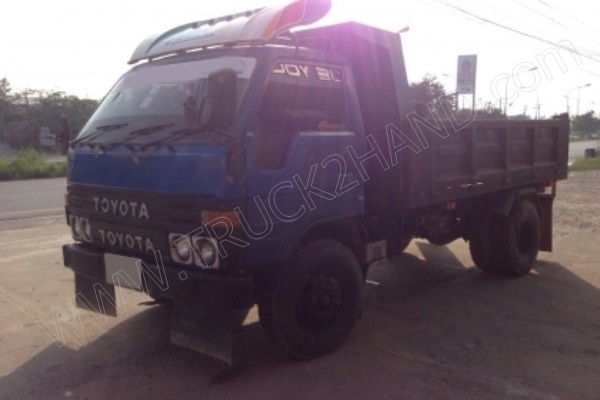 รถบรรทุก 6 ล้อดั๊มพ์ ยี่ห้อ TOYOTA  BU91 ไดน่าสามใบปัด