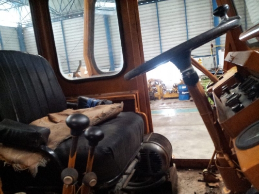 JH65CV-2 # 10762 : รถตัก Komatsu รถนอก นำเข้า T. กุ้ง:TOS:0813062283