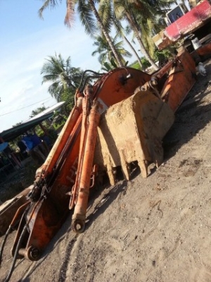 ชุดบูมอาร์ม Hitachi ex200-3 ขายแยกชิ้น