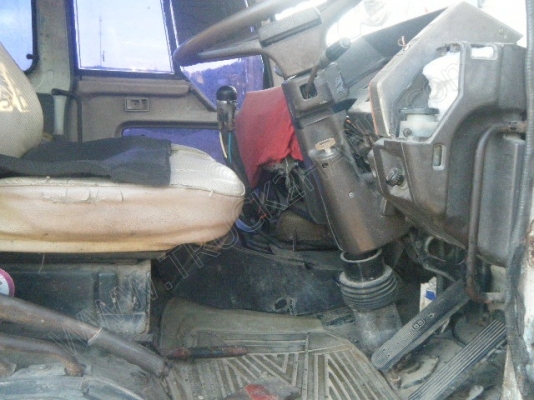 รถบรรทุก 10 ล้อ 2 เพลาติดเครนพับ 6 ตัน ยี่ห้อ MITSUBISHI รุ่น FN527