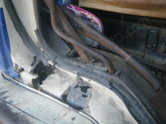 รถบรรทุก 10 ล้อ 2 เพลาติดเครนพับ 6 ตัน ยี่ห้อ MITSUBISHI รุ่น FN527