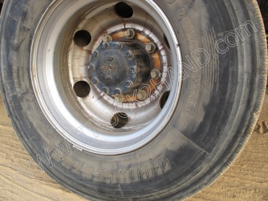 รถบรรทุก 10 ล้อ 2 เพลาติดเครนพับ 6 ตัน ยี่ห้อ MITSUBISHI รุ่น FN527