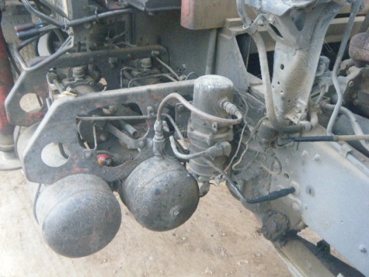 รถบรรทุก 10 ล้อ 2 เพลาติดเครนพับ 6 ตัน ยี่ห้อ MITSUBISHI รุ่น FN527