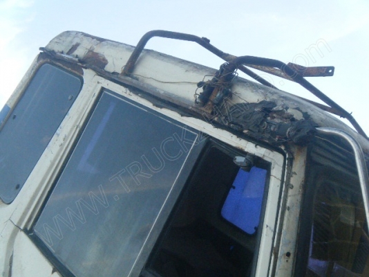 รถบรรทุก 10 ล้อ 2 เพลาติดเครนพับ 6 ตัน ยี่ห้อ MITSUBISHI รุ่น FN527