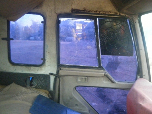 รถบรรทุก 10 ล้อ 2 เพลาติดเครนพับ 6 ตัน ยี่ห้อ MITSUBISHI รุ่น FN527