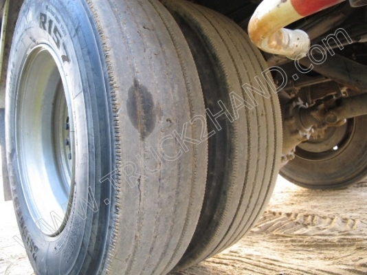 รถบรรทุก 10 ล้อ 2 เพลาติดเครนพับ 6 ตัน ยี่ห้อ MITSUBISHI รุ่น FN527