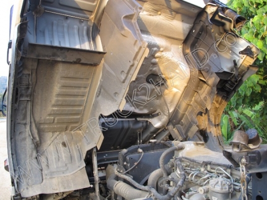 รถบรรทุก 10 ล้อ 2 เพลาติดเครนพับ 6 ตัน ยี่ห้อ MITSUBISHI รุ่น FN527