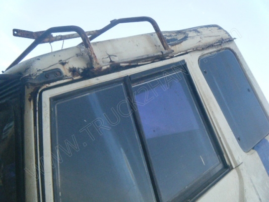 รถบรรทุก 10 ล้อ 2 เพลาติดเครนพับ 6 ตัน ยี่ห้อ MITSUBISHI รุ่น FN527