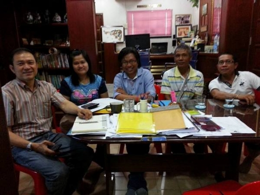 รถบรรทุก 10 ล้อ 2 เพลาติดเครนพับ 6 ตัน ยี่ห้อ MITSUBISHI รุ่น FN527