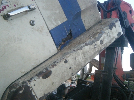 รถบรรทุก 10 ล้อ 2 เพลาติดเครนพับ 6 ตัน ยี่ห้อ MITSUBISHI รุ่น FN527