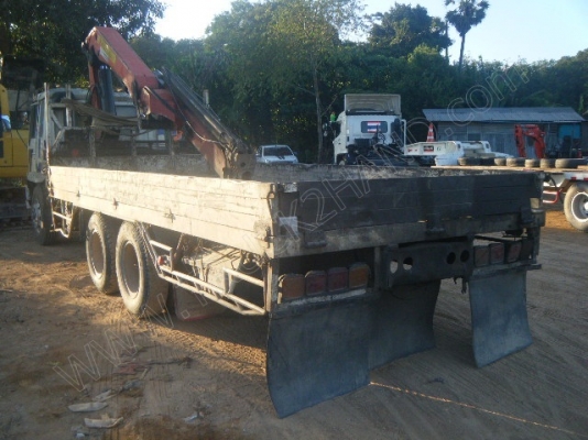 รถบรรทุก 10 ล้อ 2 เพลาติดเครนพับ 6 ตัน ยี่ห้อ MITSUBISHI รุ่น FN527