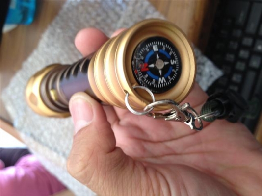 ขายไฟฉายสีทอง พรีเมี่ยม น่าสะสม แรงปานกลาง กันน้ำได้ ขายไฟฉายสีทอง พรีเมี่ยม น่าสะสม แรงปานกลาง กันน้ำได้