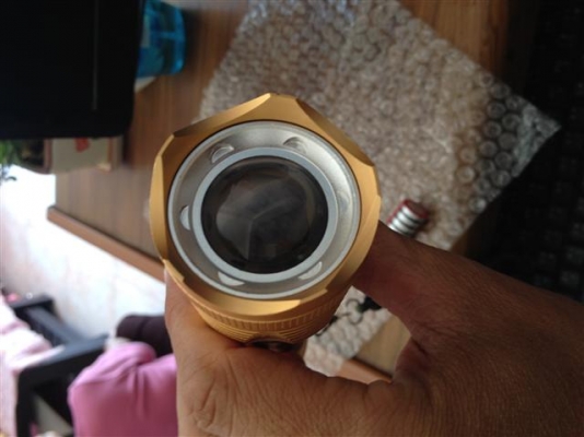 ขายไฟฉายสีทอง พรีเมี่ยม น่าสะสม แรงปานกลาง กันน้ำได้ ขายไฟฉายสีทอง พรีเมี่ยม น่าสะสม แรงปานกลาง กันน้ำได้