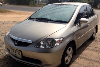 ***ขายแล้วครับขอบคุณ Truck2hand ขายรถเก๋งสภาพดีราคาเบาๆ HONDA CITY i-DSI 1.5 AT ปี 48/05 หน้า-หลังเดิมบางๆ เครื่องเดิมเกียร์เดิมไม่เคยติดแก๊ส ภายในสวยคอนโซลครบ แอร์ พ.พาวเวอร์ กระจกไฟฟ้า CD-MP3 กุญแจรีโมท พร้อมใช้ งาน เอกสารครบ !!!ยอดจัดเต็ม ราคาต่อรองได