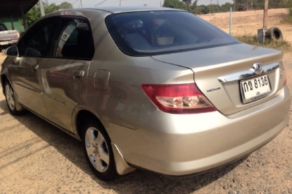 ***ขายแล้วครับขอบคุณ Truck2hand ขายรถเก๋งสภาพดีราคาเบาๆ HONDA CITY i-DSI 1.5 AT ปี 48/05 หน้า-หลังเดิมบางๆ เครื่องเดิมเกียร์เดิมไม่เคยติดแก๊ส ภายในสวยคอนโซลครบ แอร์ พ.พาวเวอร์ กระจกไฟฟ้า CD-MP3 กุญแจรีโมท พร้อมใช้ งาน เอกสารครบ !!!ยอดจัดเต็ม ราคาต่อรองได