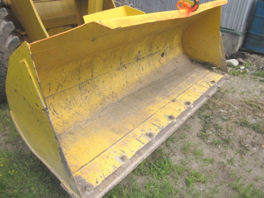 รถตักล้อยาง 510-15357  สภาพสวย   นี้ โทร.081-373-0559