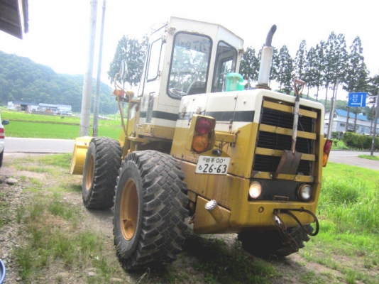 รถตักล้อยาง 510-15357  สภาพสวย   นี้ โทร.081-373-0559