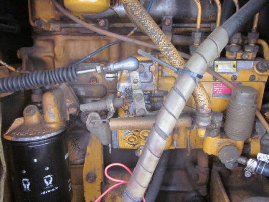 รถตักล้อยาง 510-15357  สภาพสวย   นี้ โทร.081-373-0559