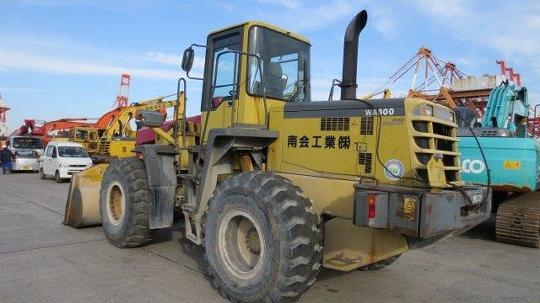 รถตักล้อยาง WA300-3E-50441  สภาพสวย  นำเข้าจากญี่ปุ่น  ถึงไทยเรียบร้อยแล้ว  รถจอดอยู่ที่ C.S. Motor หลักสี่ โทร.081-373-0559