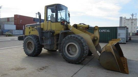 รถตักล้อยาง WA300-3E-50441  สภาพสวย  นำเข้าจากญี่ปุ่น  ถึงไทยเรียบร้อยแล้ว  รถจอดอยู่ที่ C.S. Motor หลักสี่ โทร.081-373-0559