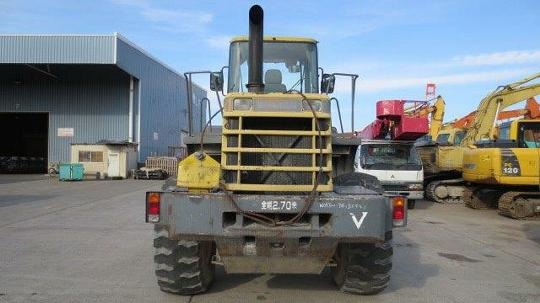 รถตักล้อยาง WA300-3E-50441  สภาพสวย  นำเข้าจากญี่ปุ่น  ถึงไทยเรียบร้อยแล้ว  รถจอดอยู่ที่ C.S. Motor หลักสี่ โทร.081-373-0559