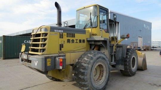 รถตักล้อยาง WA300-3E-50441  สภาพสวย  นำเข้าจากญี่ปุ่น  ถึงไทยเรียบร้อยแล้ว  รถจอดอยู่ที่ C.S. Motor หลักสี่ โทร.081-373-0559
