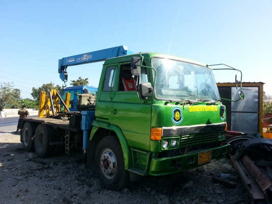 ขายรถยกใหญ่  ติดเครน. 5. ตัน. พร้อมใช้งาน