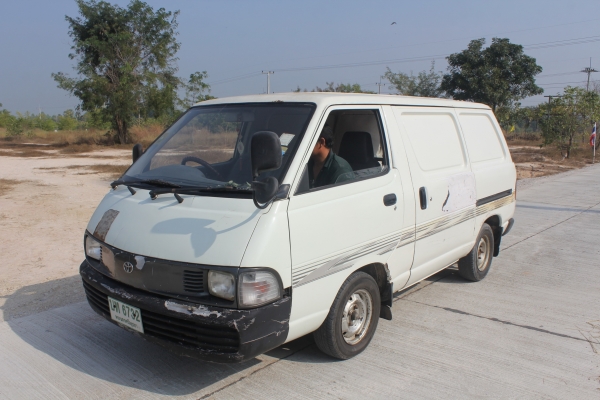 hiace ตัวนอก พร้อมใช้ LPG อุทัยธานี