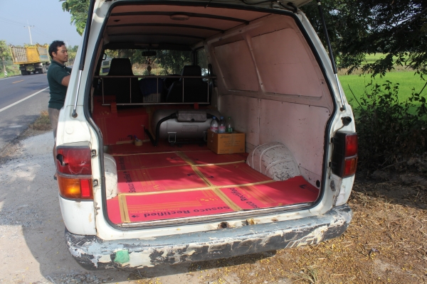 hiace ตัวนอก พร้อมใช้ LPG อุทัยธานี hiace ตัวนอก พร้อมใช้ LPG อุทัยธานี