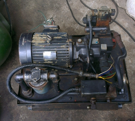 Sell> ขายชุดปั้มไฮดรอลิค พร้อมคอนโทรลไฟฟ้า มอเตอร์ 3 แรง มีชุดวาล์วไฟฟ้าครบ พร้อมใช้งานครับ