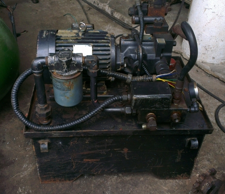 Sell> ขายชุดปั้มไฮดรอลิค พร้อมคอนโทรลไฟฟ้า มอเตอร์ 3 แรง มีชุดวาล์วไฟฟ้าครบ พร้อมใช้งานครับ