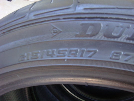 ขายยาง Dunlop Direzza  Japan   215/45/17  ปี 11