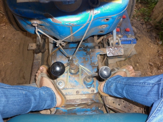 รถไถฟอด6600เสื้อเรียบ T6