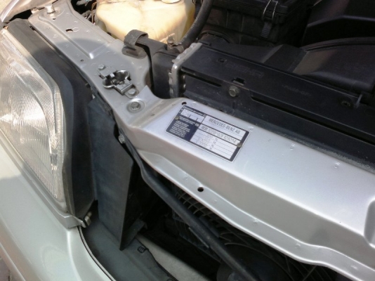 98 BENZ 280SL  W129 รุ่นกระจกกระดิก หรือกระจกหล่น สภาพดี ใช้น้อยมือเเรก สภาพสวย รถน้่สะสม ขายไม่รวมทะเบียน 1090000 โทร 0871052807 คุณสิงห์ ดูรถเเถว สนามเป้า