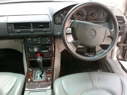 98 BENZ 280SL  W129 รุ่นกระจกกระดิก หรือกระจกหล่น สภาพดี ใช้น้อยมือเเรก สภาพสวย รถน้่สะสม ขายไม่รวมทะเบียน 1090000 โทร 0871052807 คุณสิงห์ ดูรถเเถว สนามเป้า