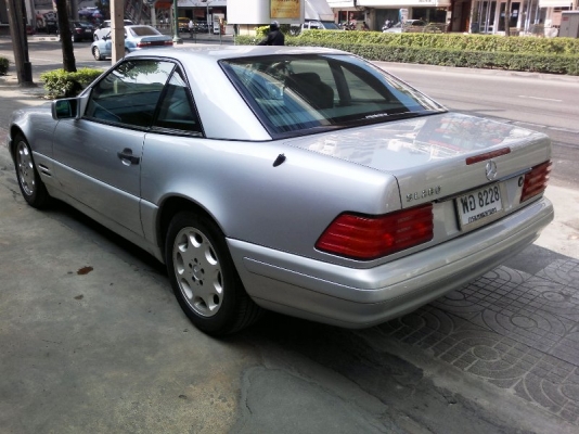 98 BENZ 280SL  W129 รุ่นกระจกกระดิก หรือกระจกหล่น สภาพดี ใช้น้อยมือเเรก สภาพสวย รถน้่สะสม ขายไม่รวมทะเบียน 1090000 โทร 0871052807 คุณสิงห์ ดูรถเเถว สนามเป้า
