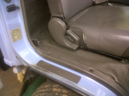 ขายด่วน อิชุชุ  120( เบียร์ช้าง ) ปี2541    ตัว 4.30 เมตร  ทะเบียนพร้อมแล้ว    ราคาต่อรองได้นิดหน่อยครับ