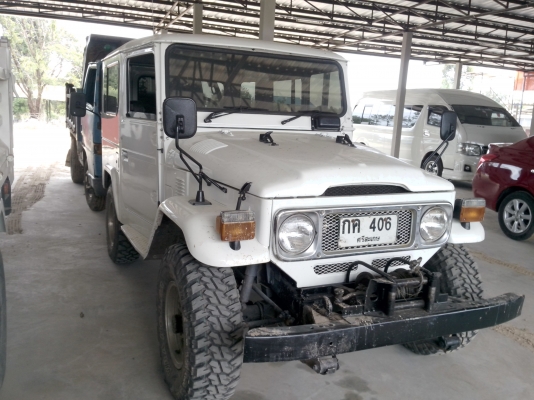 ขาย toyota land cruiser BJ42  รถนำเข้าเอกสารอินวาย 4wd คานแข็ง