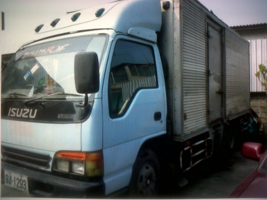 ขายด่วน อิชุชุ  120( ตู้แห้งสวยๆๆ ) ปี2543    ตัว 5 เมตร  ทะเบียนพร้อมแล้ว  เอาเฉพาะตู้ก็ได้ 28000