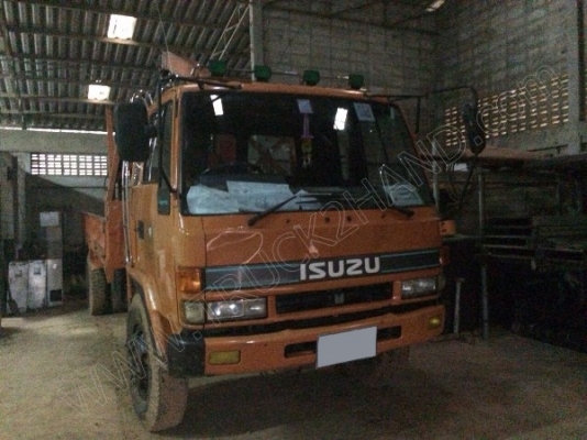รถบรรทุก 6 ล้อ ยี่ห้อ ISUZU ติดเครน 3 ตัน 145 แรงม้า