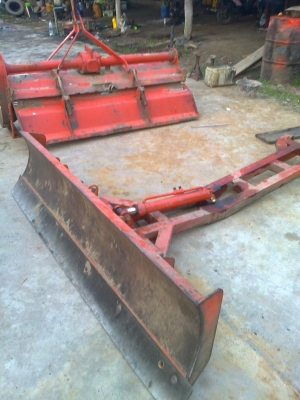 ขายใบมีดดันดินคูโบต้าL4508คับ