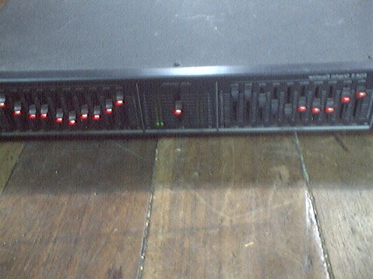 ขายเครื่องเสียงบ้านEQใช้ในบ้านของTEACข้างละ10band