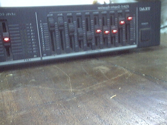 ขายเครื่องเสียงบ้านEQใช้ในบ้านของTEACข้างละ10band