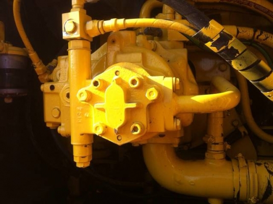 ขายรถแบคโฮ KOMATSU PC210LC-6 ทำงาน 6000 ชั่วโมง ปี2000 มี VDOครับ ระบบไฟฟ้าเต็ม รถนอกนำเข้าสภาพสวย